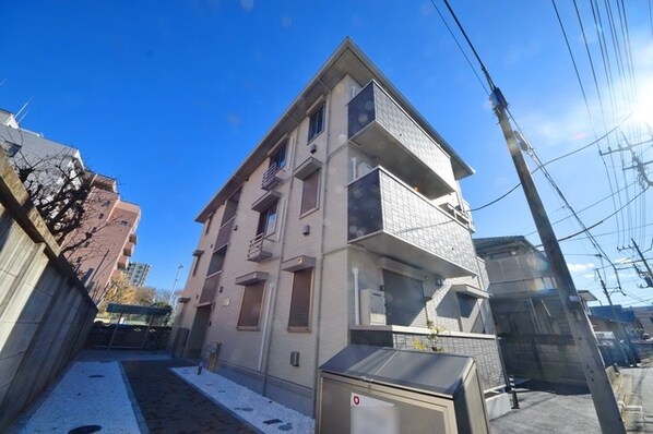 サリジエ宮町の物件外観写真